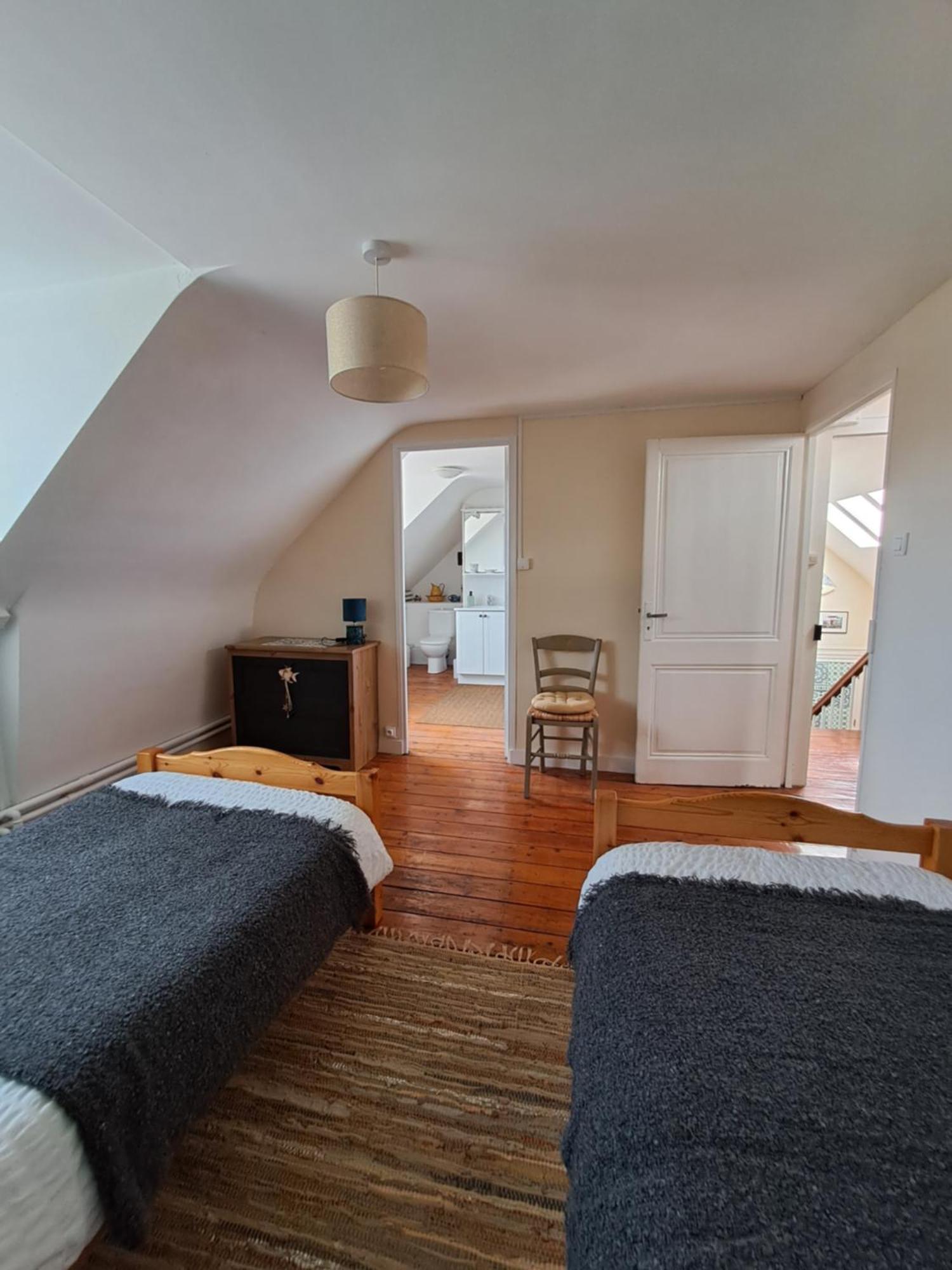 Chambres Dhotes Numero 1 Шатолен Номер фото
